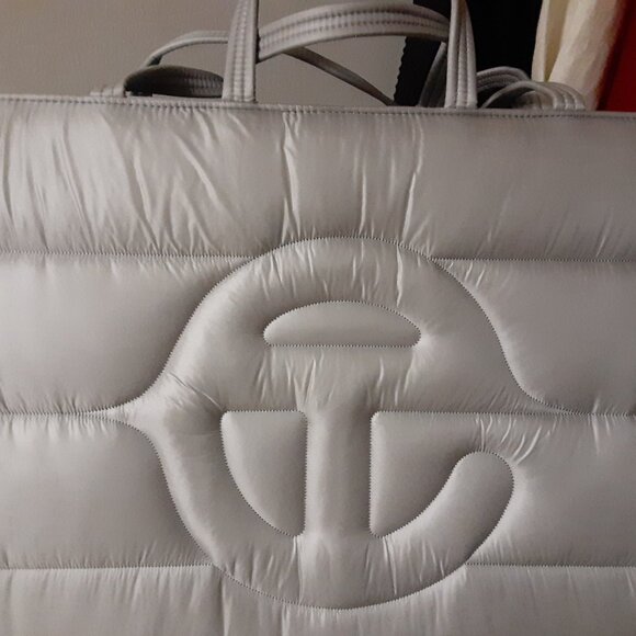 Large new Telfar bubble bag - Picture 5 of 7
